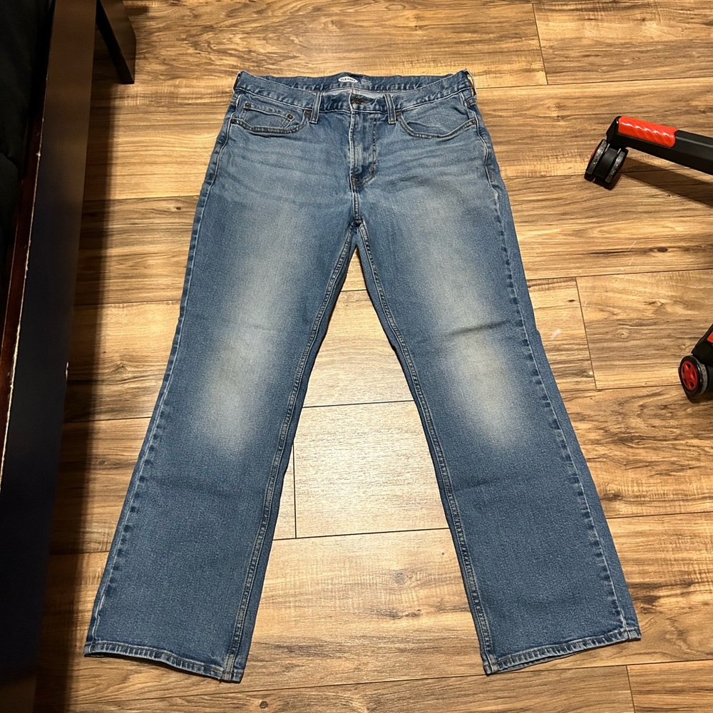 Old Navy Men's Bootcut Jeans in Light Blue